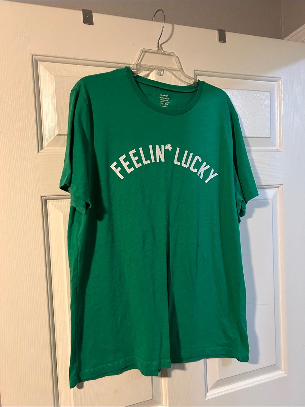 Old Navy Green "Feelin' Lucky" Short Sleeve Tee